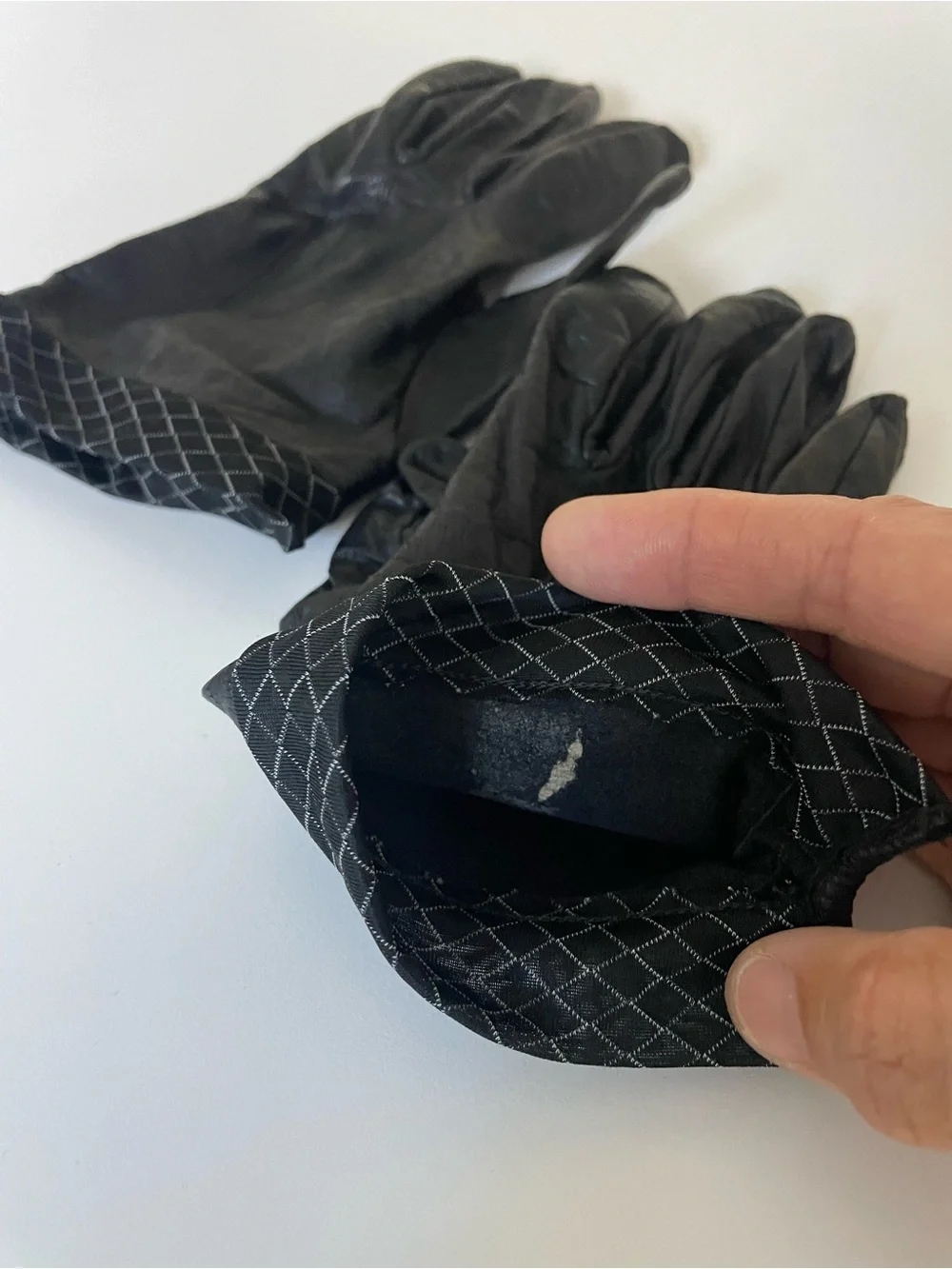 Women’s Black Leather Gloves (small)